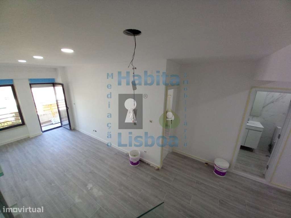 Duplex T3 Com Terraço junto à Praia Costa da Caparica-34