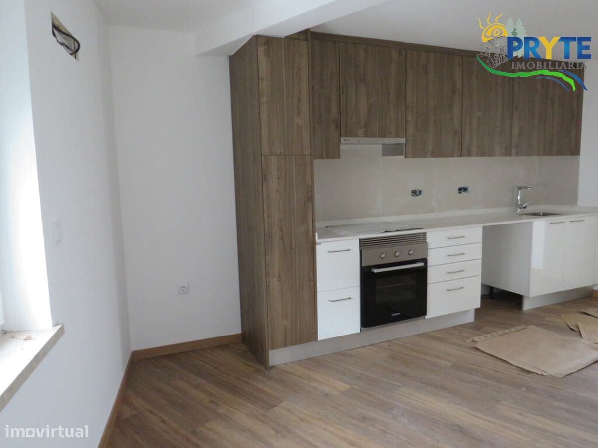Apartamento T2 situado na Vila de Sertã - Grande imagem: 4/17