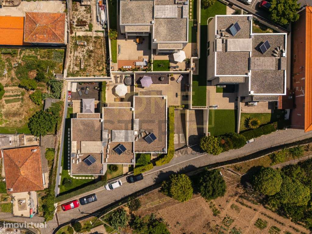 Moradia T3 em Oliveira do Douro, Vila Nova de Gaia-46