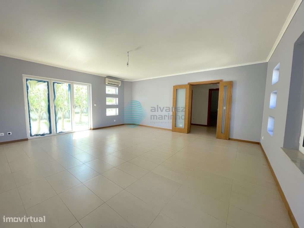 Moradia T4, 5 minutos de Torres Vedras, com logradouro com churrasq... - Grande imagem: 4/29