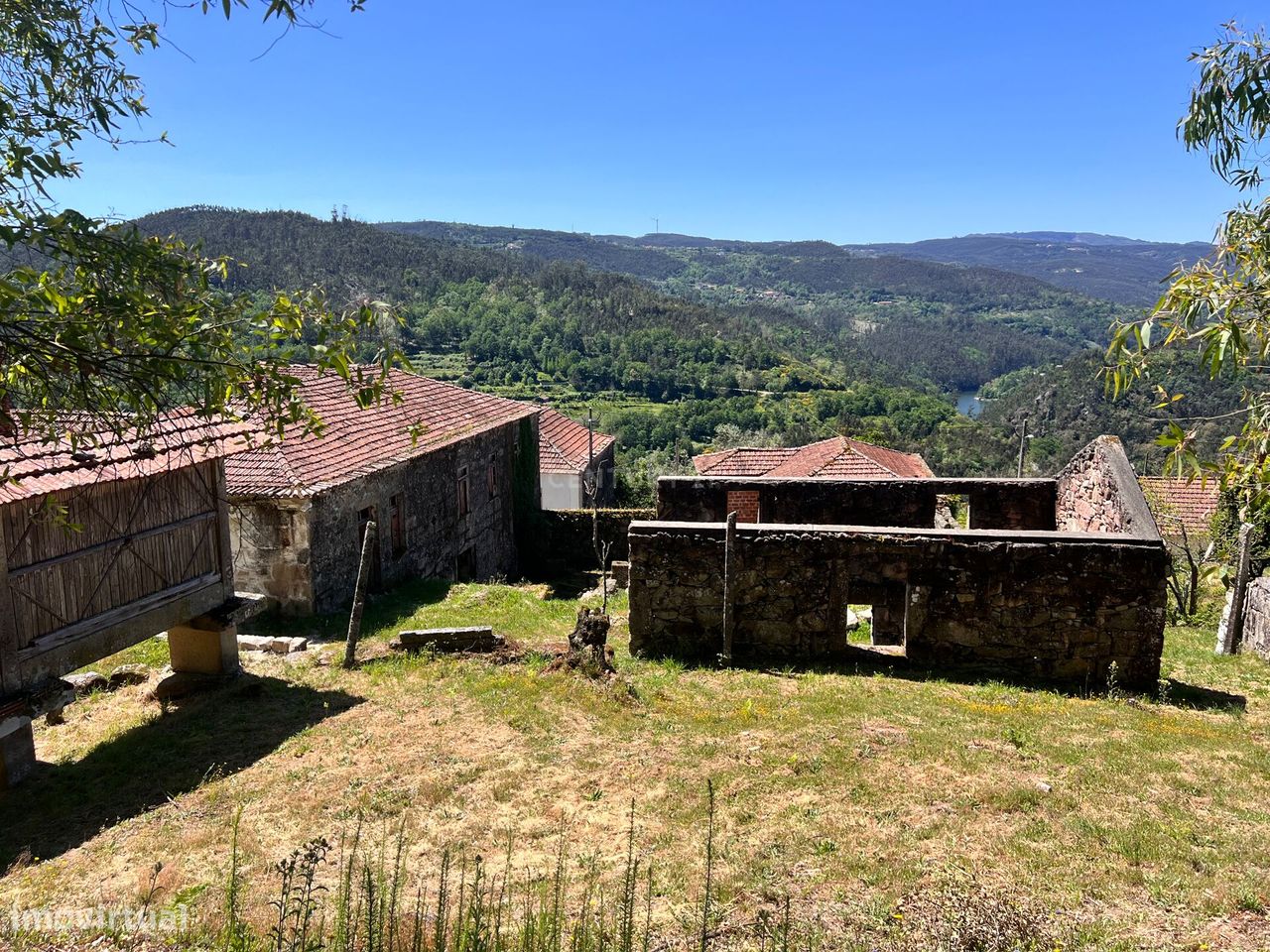 Casa Senhorial em Paredes, São Pedro do Sul, com 550m2 de área bruta e