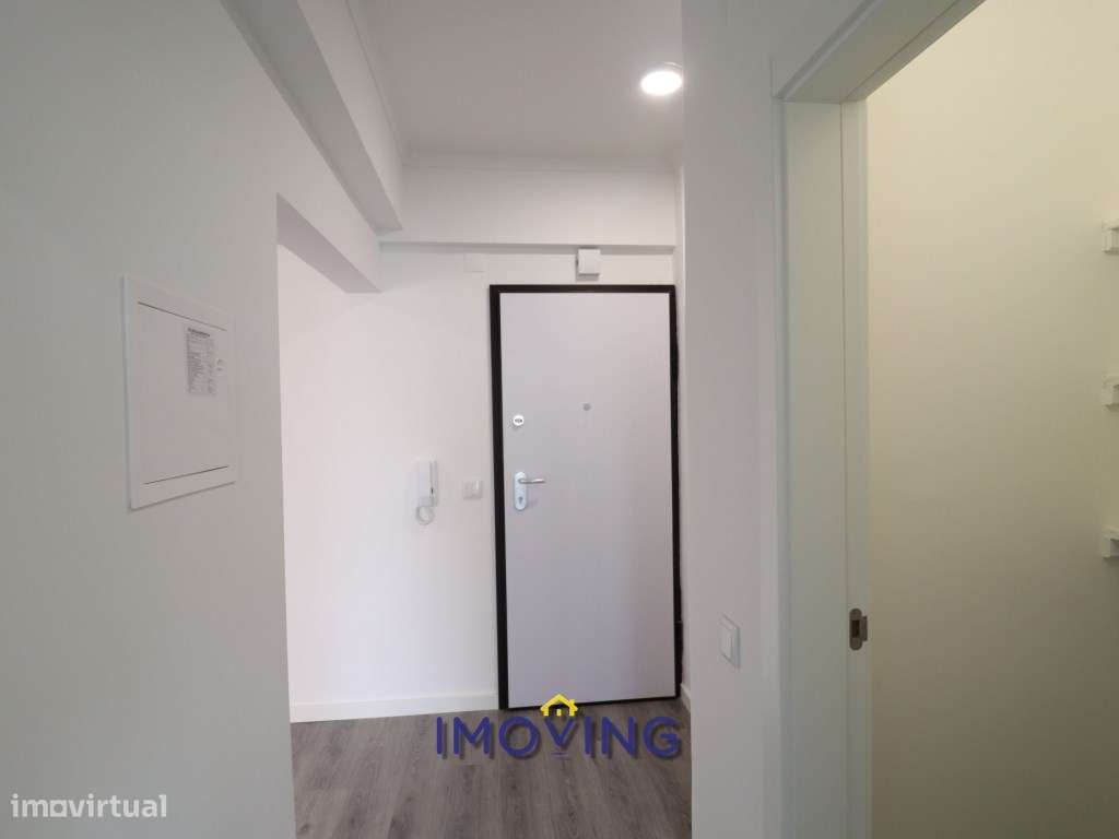 Apartamento T2, Remodelado, na Verderena, Barreiro-25