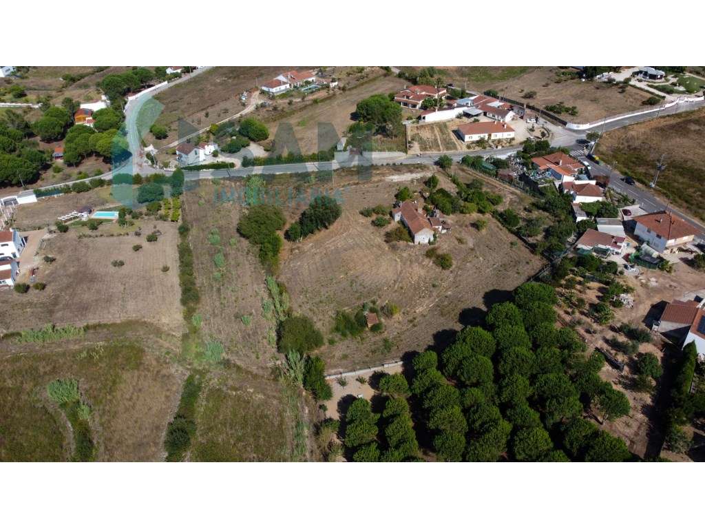 Moradia Térrea para Restauro | Terreno de malha urbana com 9.004 m²-13
