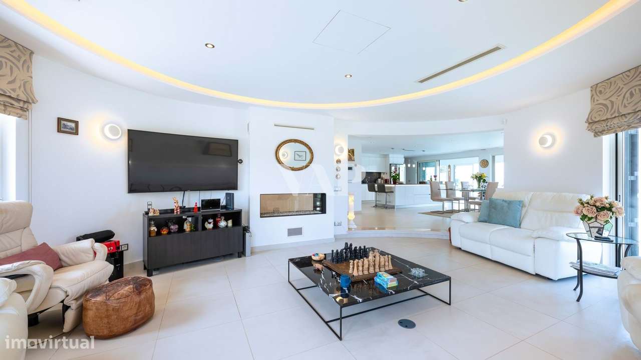 Moradia com 3 quartos e Chalé de 2 quartos, próximo da Quinta do Lago - Grande imagem: 3/47