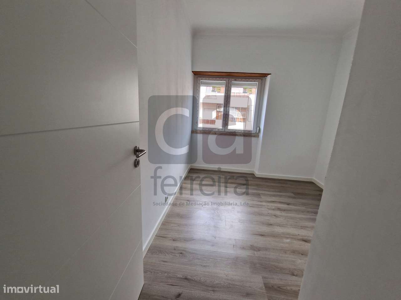 Apartamento T2 todo remodelado junto ao Shopping santarem-21