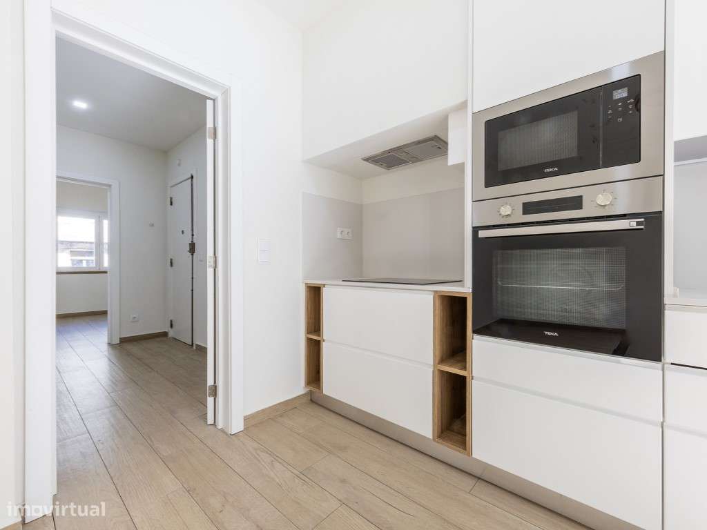 T2 Totalmente Remodelado na Damaia | Junto às Portas de Benfica-5