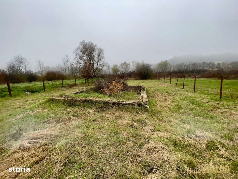 Teren intravilan cu acces la DN76 de vanzare in Hidiselu de Sus - Imagine principală: 5/6