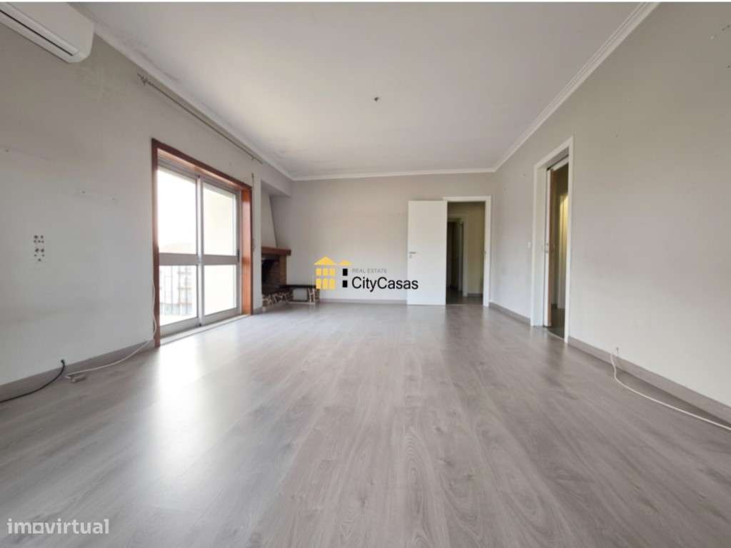 Apartamento T3 c/ L. Garagem | Mafamude - Grande imagem: 2/22