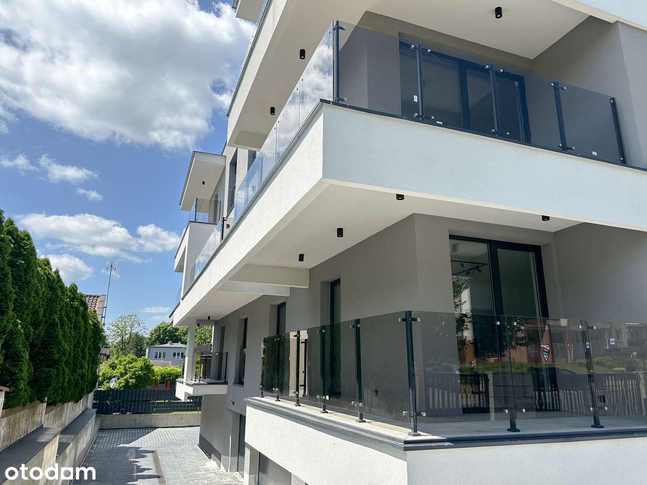 Nowy apartament z balkonem i garażem