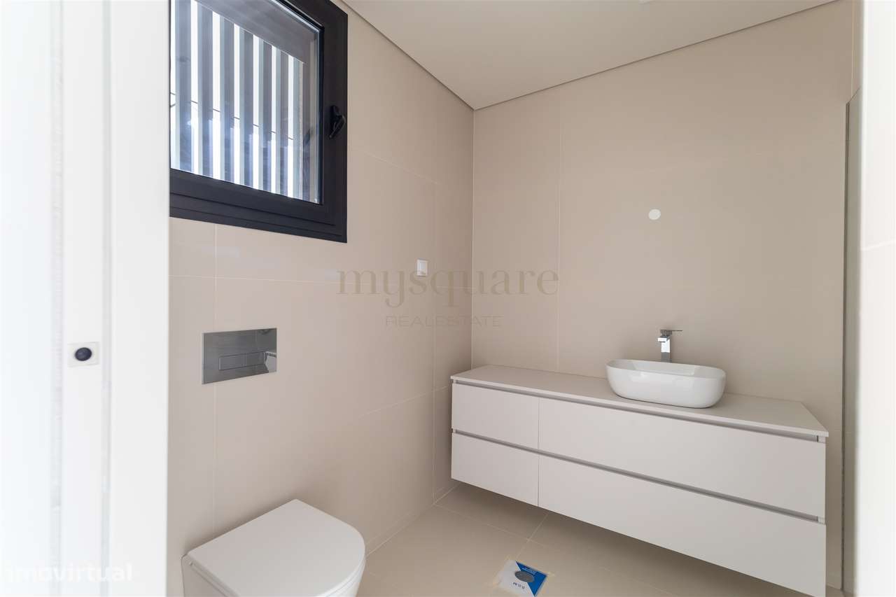 Moradia T3 de 2 frentes com jardim em São Pedro da Cova, Gondomar-12