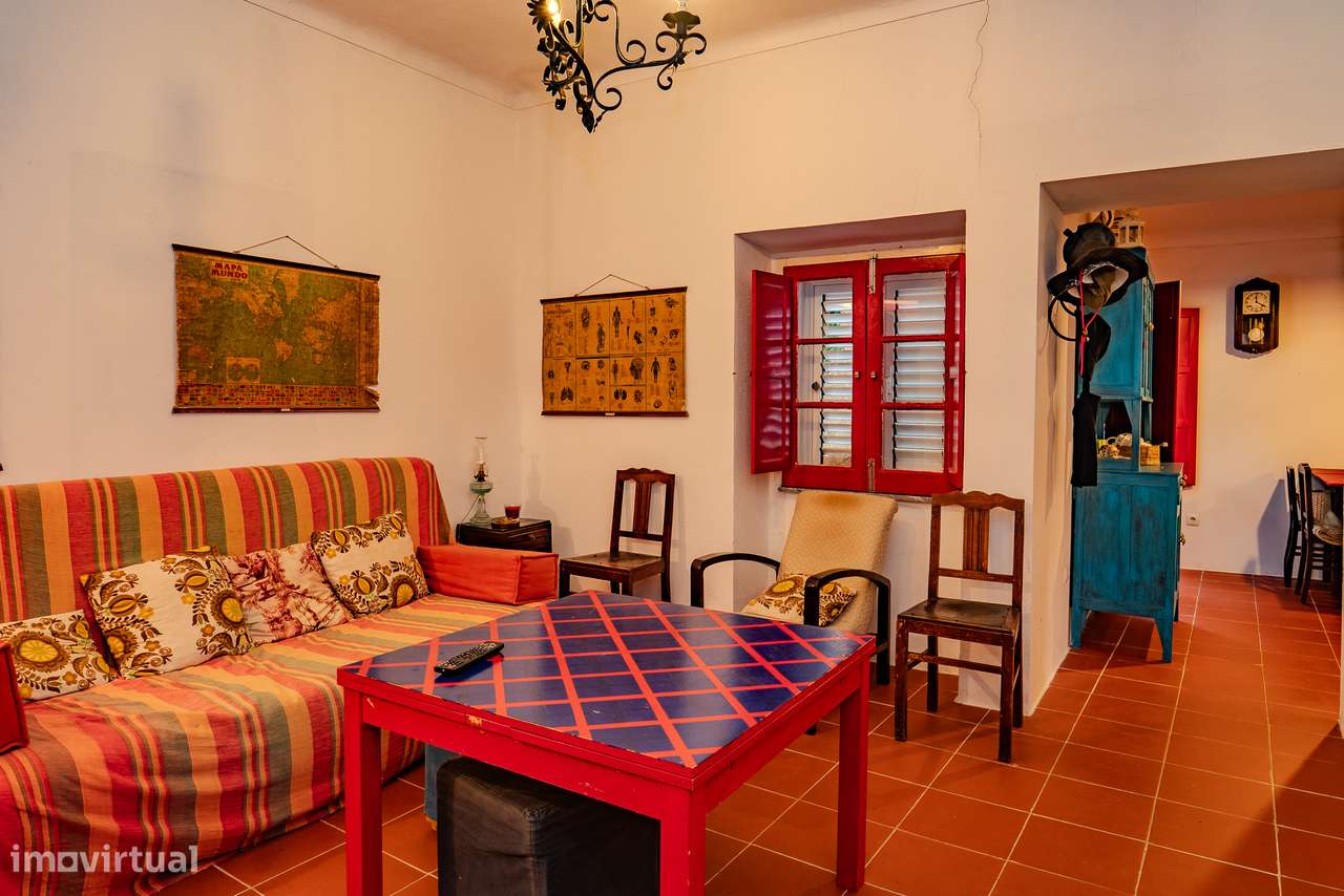 CASA COM QUINTAL | PARA VENDA | FALCOEIRAS-27