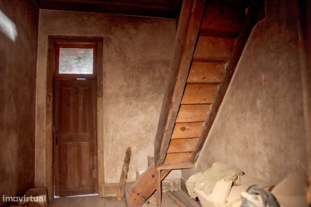Imóvel com carácter e muito potencial de valorização.-31
