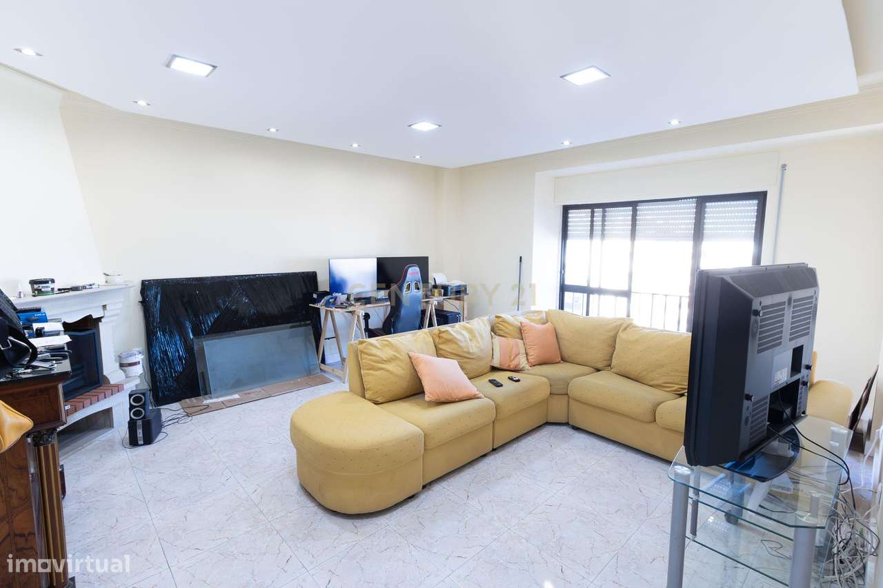 Apartamento T4 com Vista Desafogada - Grande imagem: 2/12