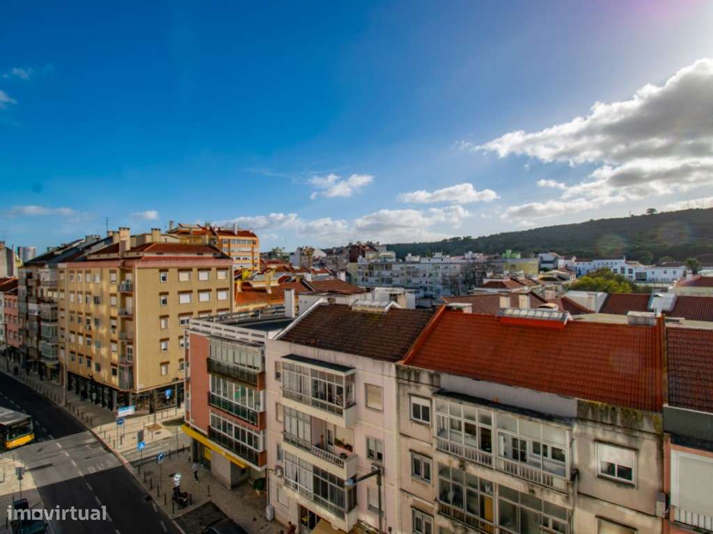 Apartamento T1 Renovado na Estrada de Benfica-5
