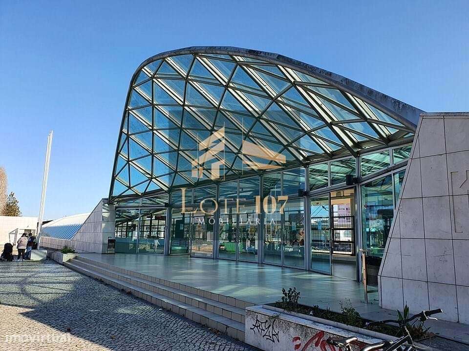 Apartamento T2 Novo em Val Flores-23