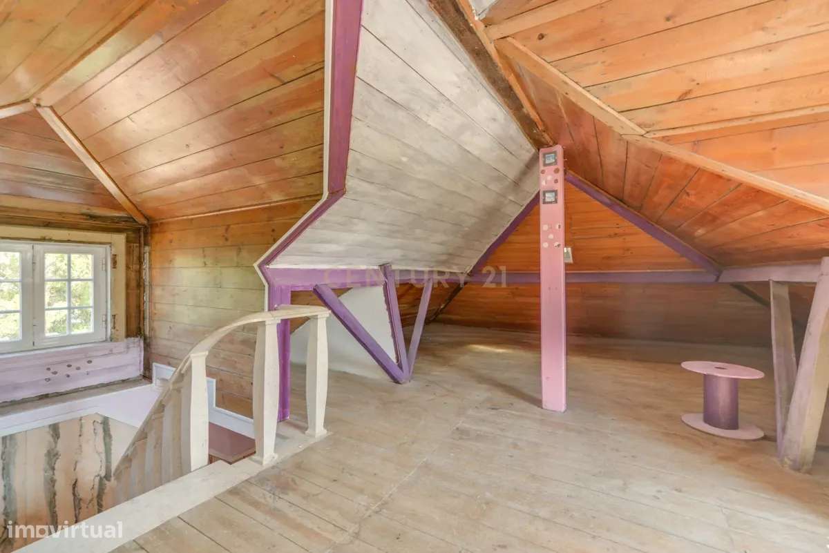 Quinta/Moradia na Póvoa de Santa Iria em Lote 2300m2-50