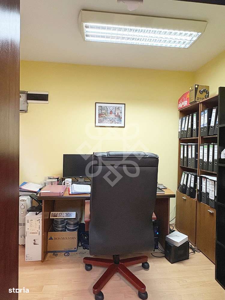 Spatiu de birou de vanzare ultrancentral in Oradea-6