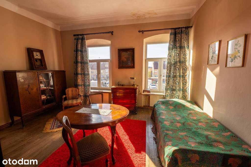 Kamienica 922 m2 pow. mieszkalnej i 340 m2 usł.-7