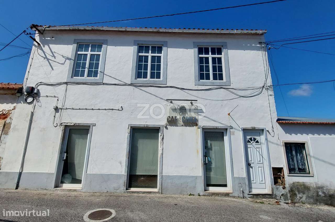 Moradia T4 para Restauro - Grande imagem: 1/33