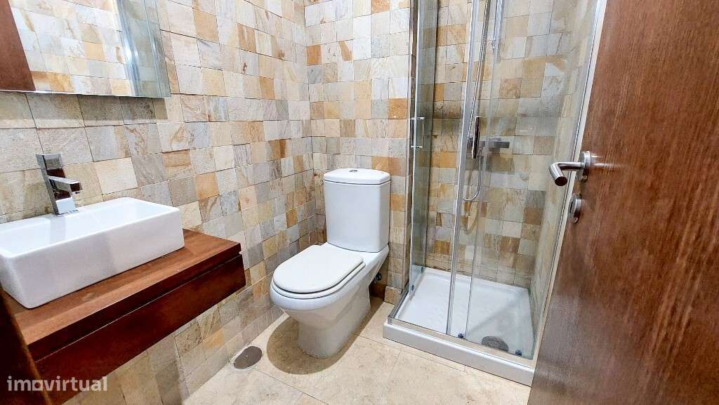 Moradia V4+1 em Banda com Piscina - Dume, Braga-23