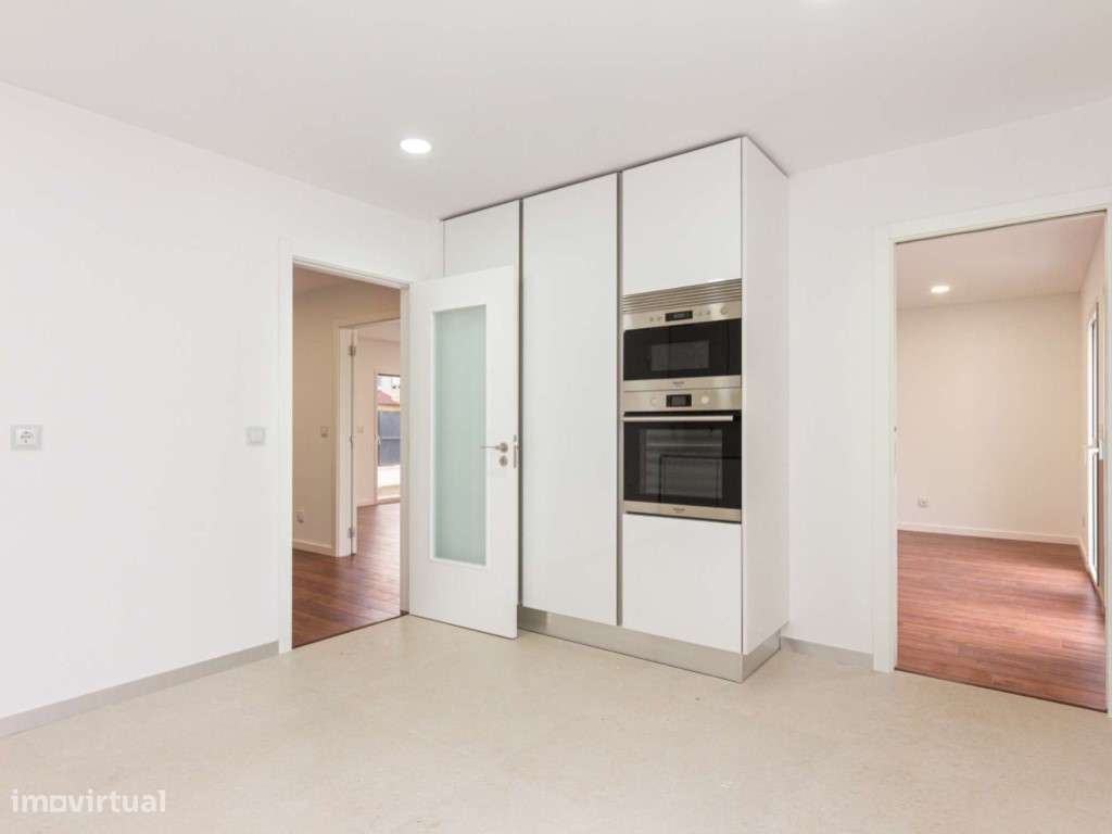 Moradia Geminada T3 com jardim inserida na Vila histórica da Areia - Grande imagem: 5/25