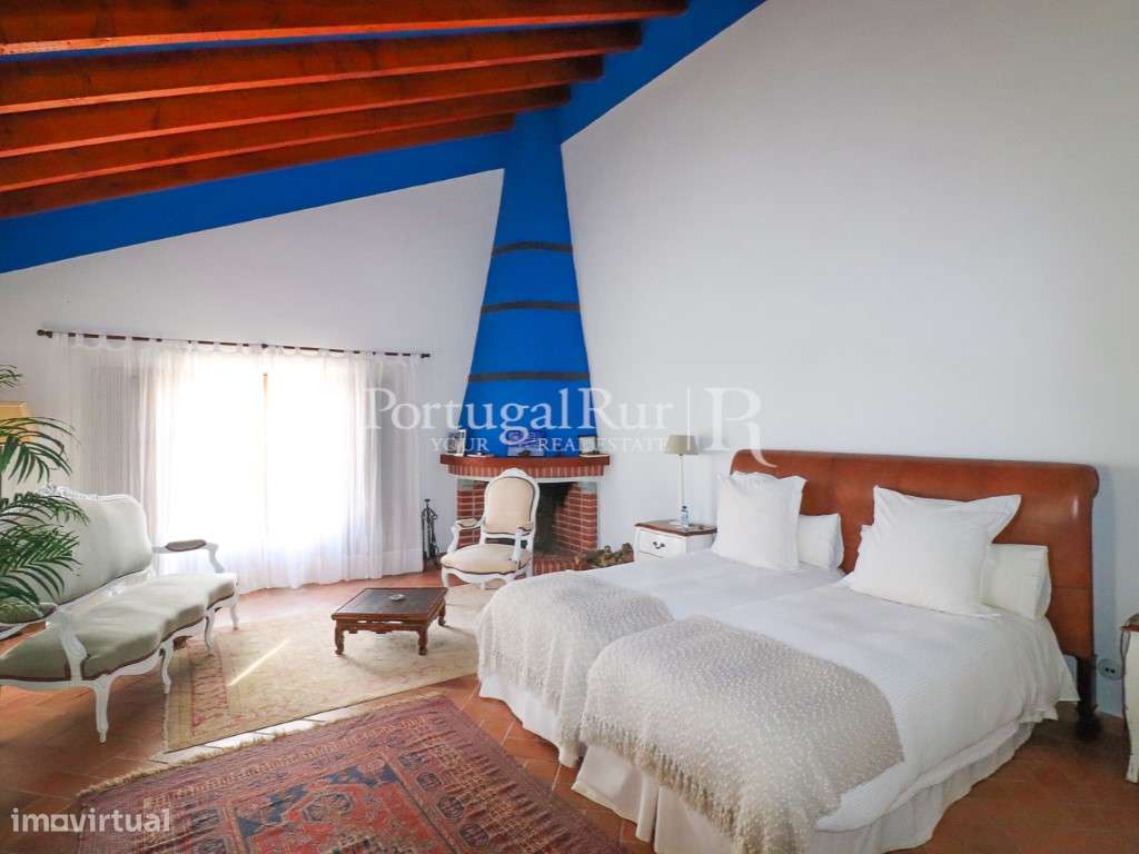 Herdade de Caça Maior com 1000 Hectares + 4 Apartamentos + Anexos-29
