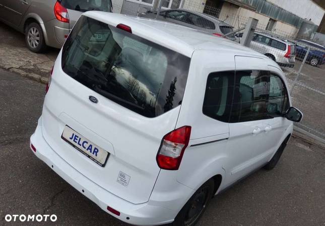 Ford Tourneo Courier 1.5 TDCi Trend - 6