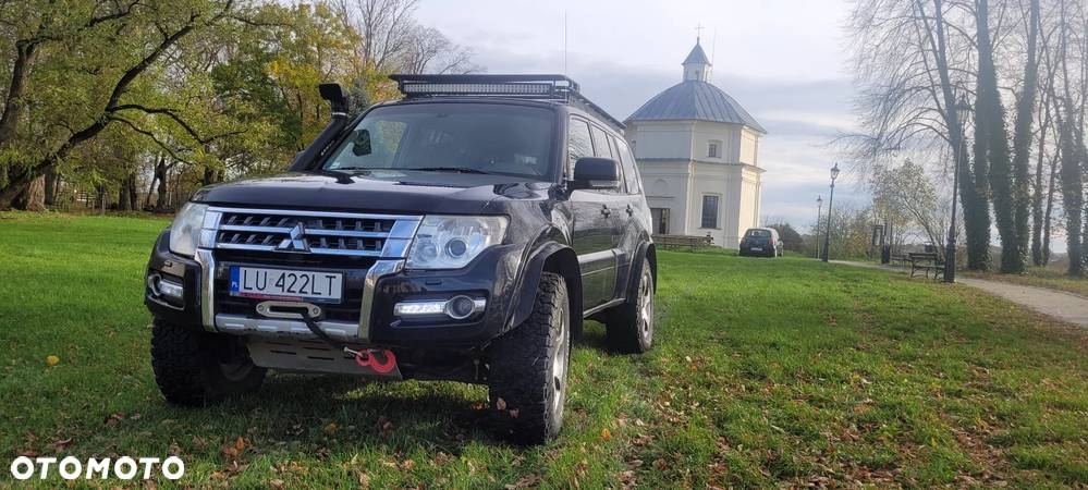 Mitsubishi Pajero - 1