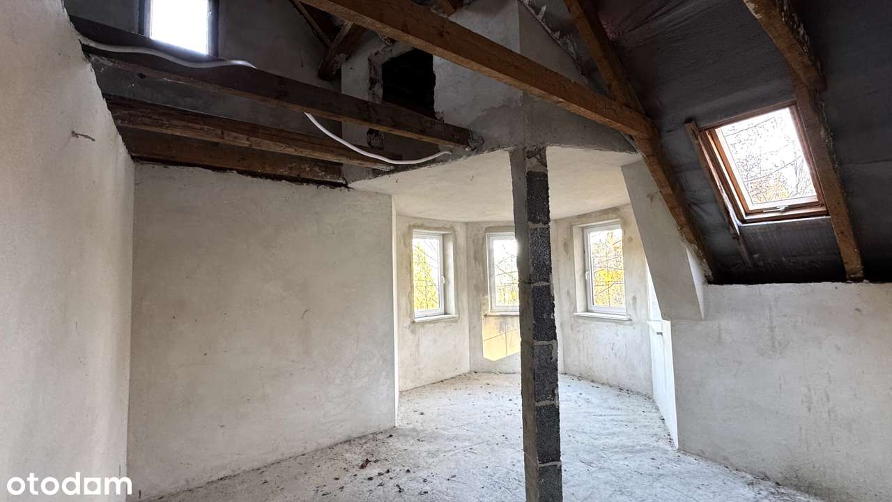 Dom z muminkową wieżą 330m2 wkoło las blisko rzeka BRENNA CENTRUM-12