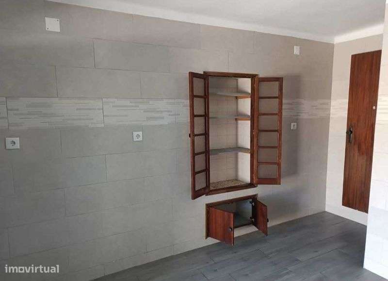 Casa - Tipologia  T1  vai estar para visita a 26/12 - Grande imagem: 4/8