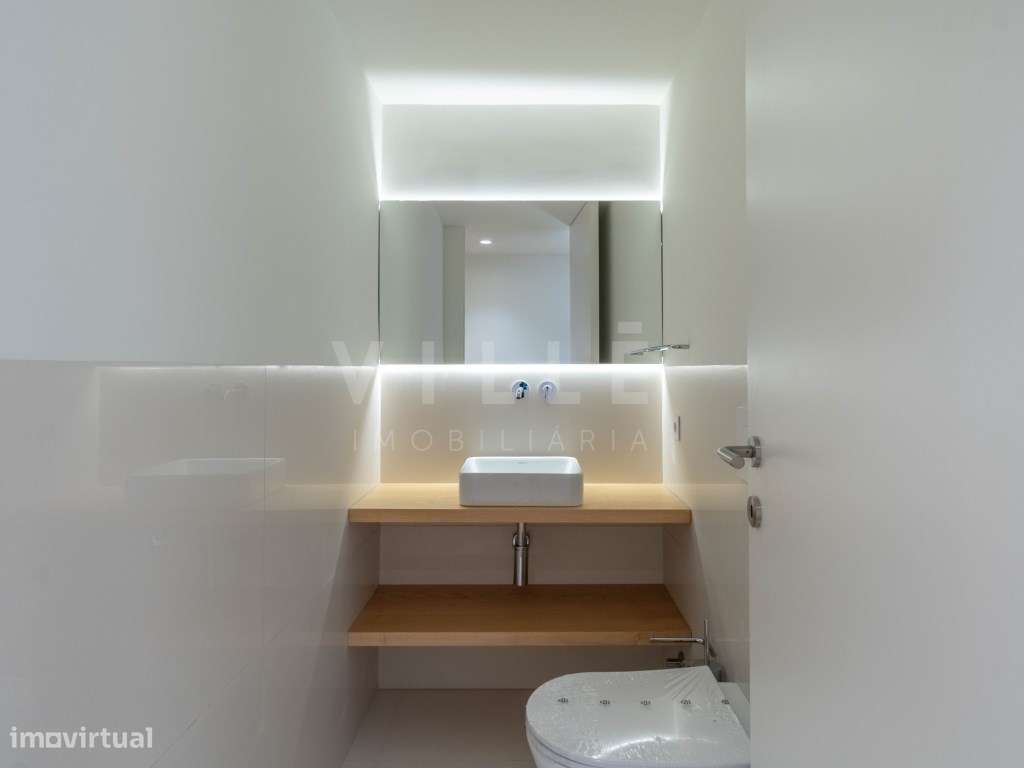 Apartamento T3 remodelado em 2025 | Vista mar parcial | 2 lugares d...-8
