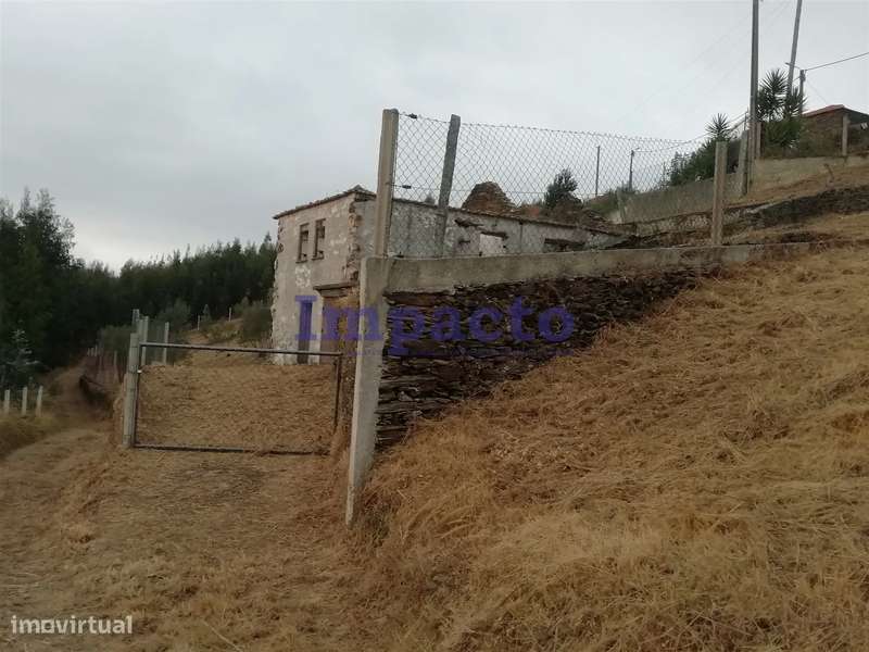 Moradia T2 para restaurar em Castelo de Paiva - Grande imagem: 4/6