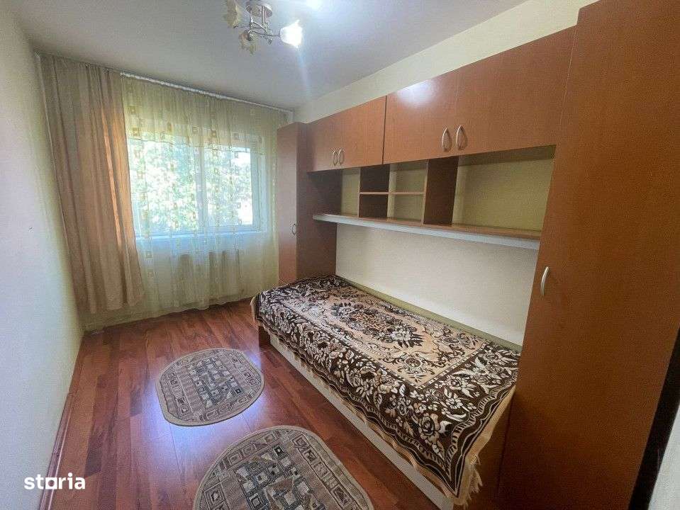 Apartament 3 camere, etaj 3, situat in Targu Jiu, str. Slt. Ion Fota - Imagine principală: 3/8