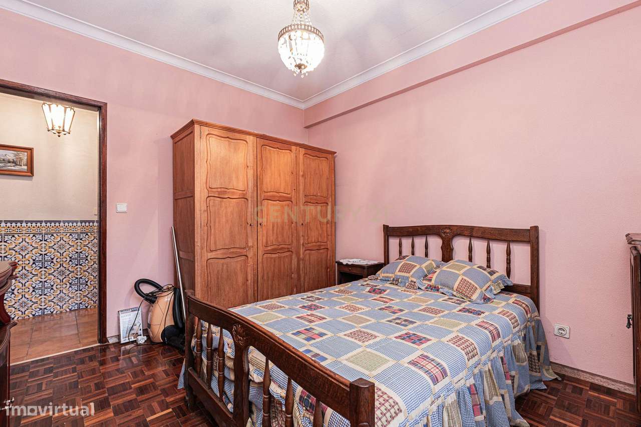 Excelente Moradia T3+4 em Fernão Ferro duas garagens-9