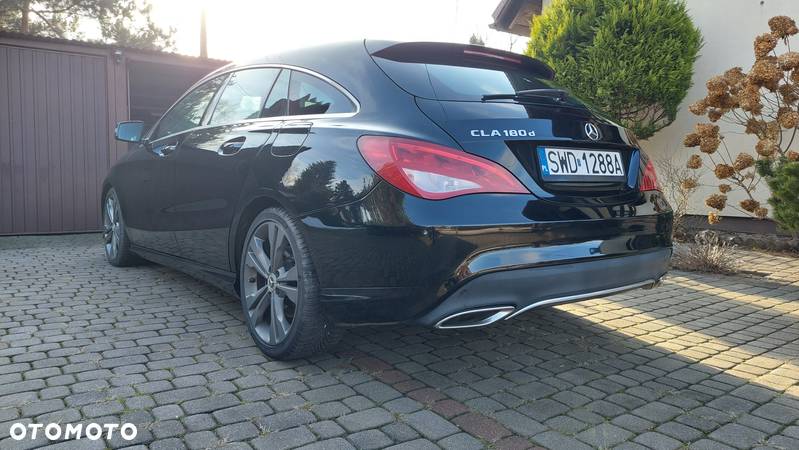 Mercedes-Benz CLA 180 d 7G-DCT - 3