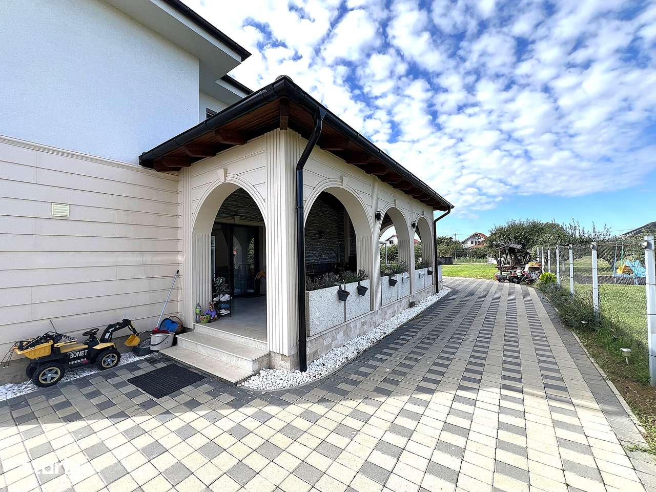 Vila cu stil si confort modern-teren generos-finisaje premium-18
