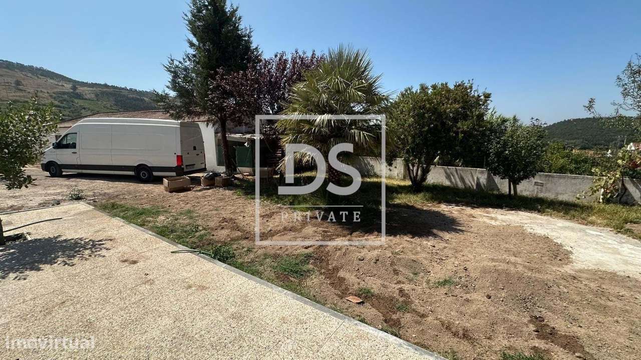 Moradia T4 com Terreno de +1500m² em Monte Redondo-17