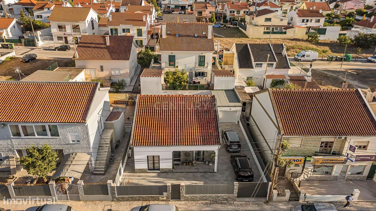 Moradia T3 isolada com garagem, Quinta do Conde-48