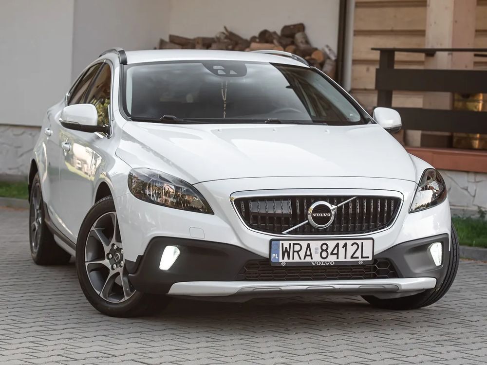 Volvo V40 II (2012-) D2 Geartronic Kinetic 2016