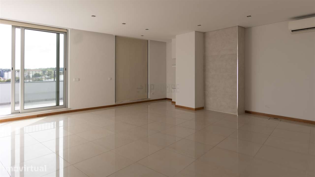 Apartamento T4 no centro de Viseu – Último Piso com Terraço, Vista Pan - Grande imagem: 4/19