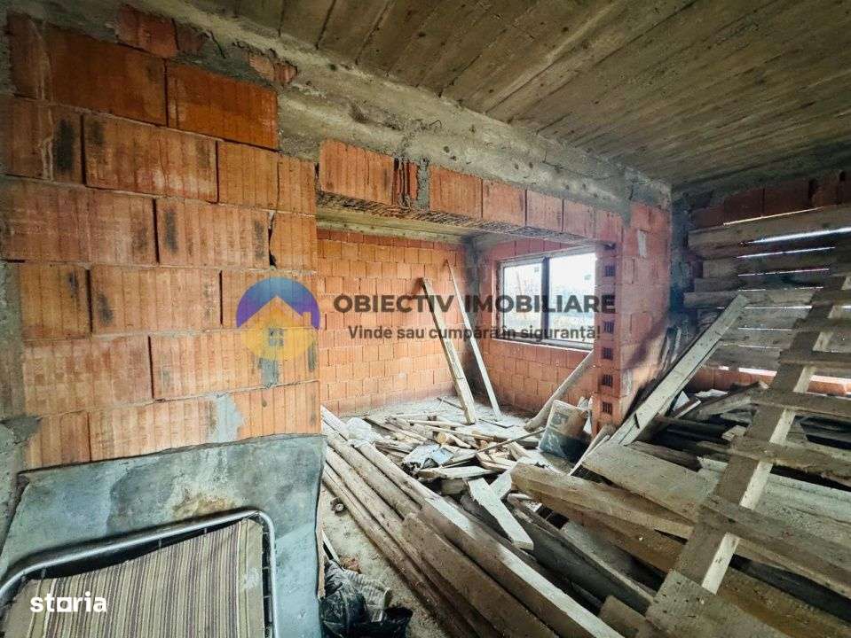 Vila la rosu  + teren 500 mp de vanzare – Zona Fermelor-17