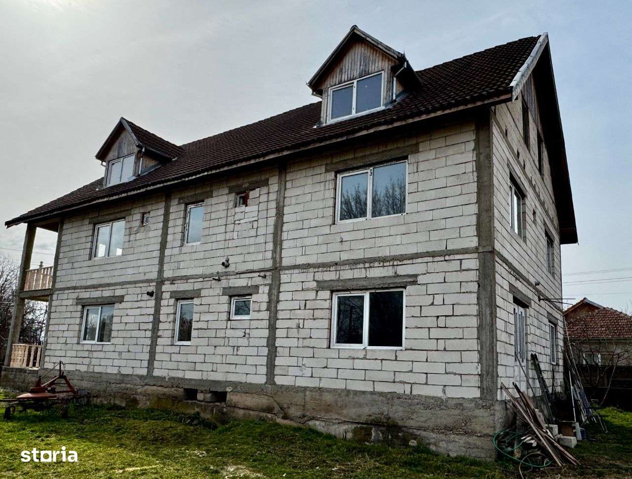 Casa spatioasa cu teren generos – 1022 m² - potential pensiune - Imagine principală: 1/19
