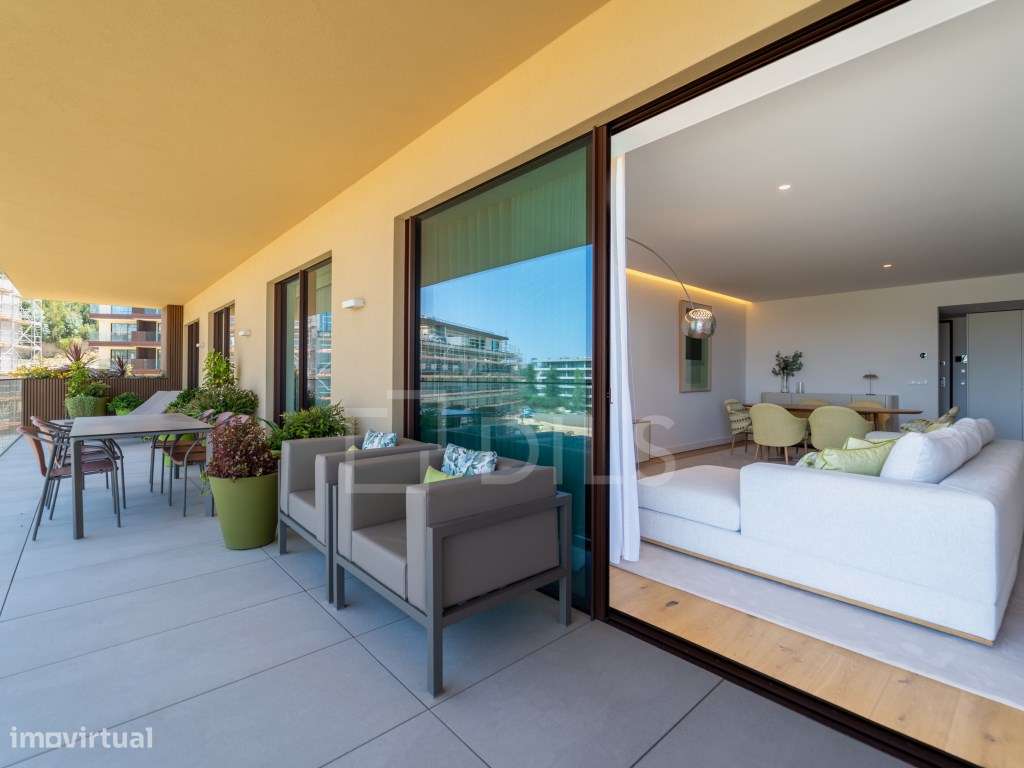 Apartamento T2 com varanda e estacionamento em Vila Nova de Gaia - Grande imagem: 2/100