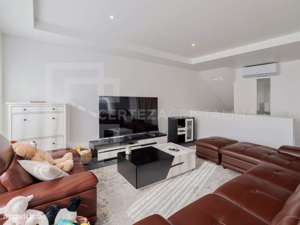 Moradia T3 com Piscina - Quinta dos Barreleiros, Palmela - Grande imagem: 4/27