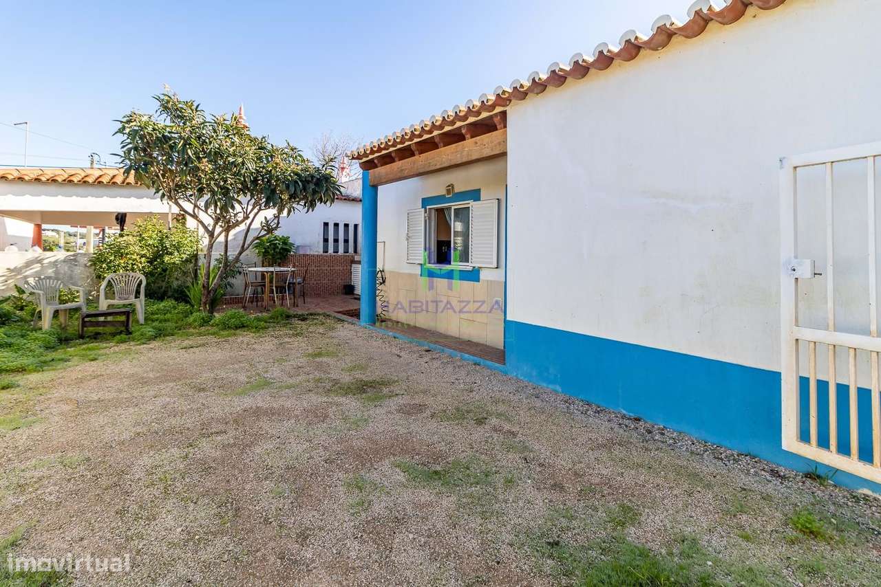 Moradia T1 com Jardim e Logradouro, em Budens, para Venda-6