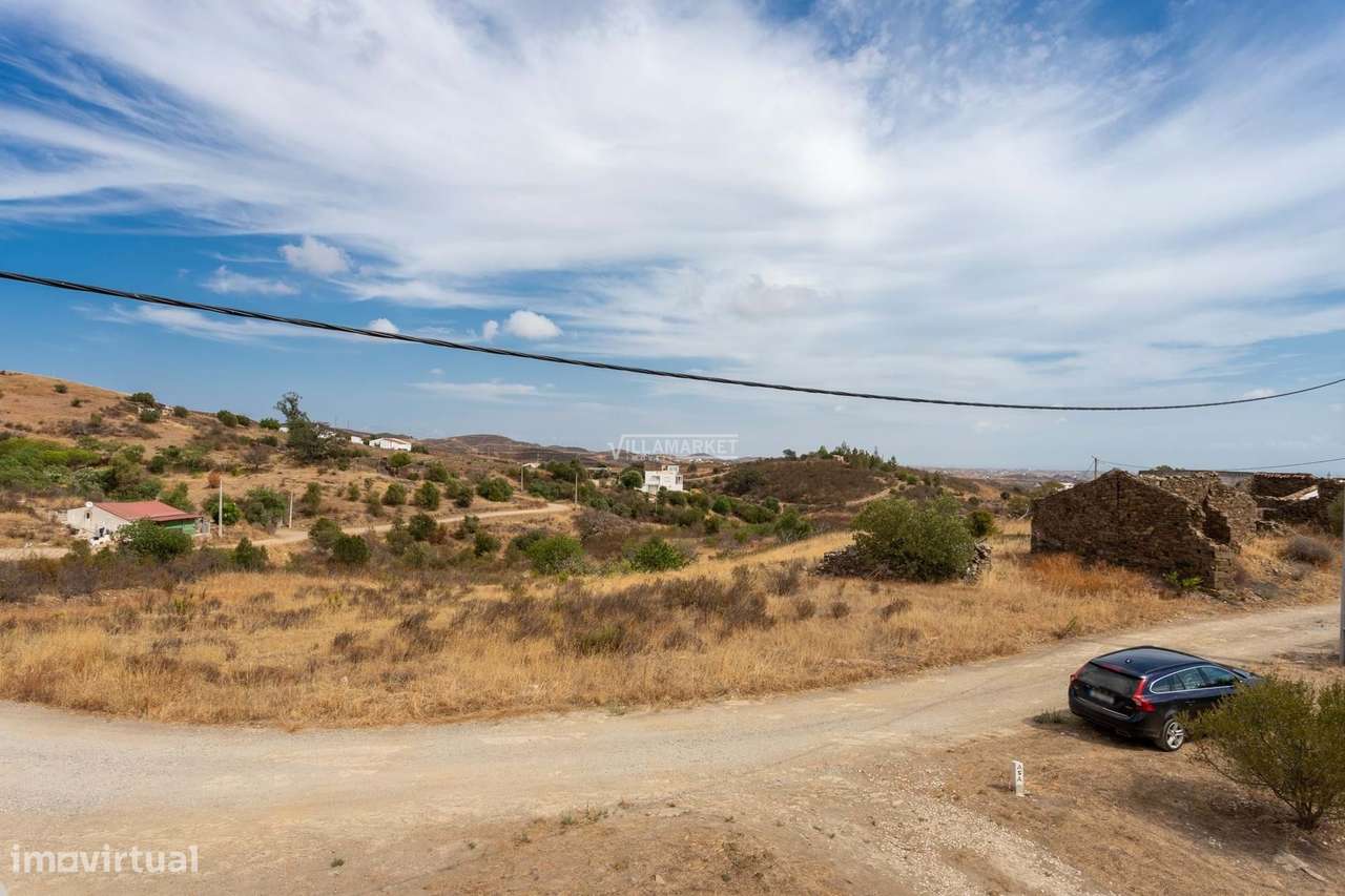 VILLA V3 composta por 2 andares com 435 m2 de terreno situada em Cotov-34