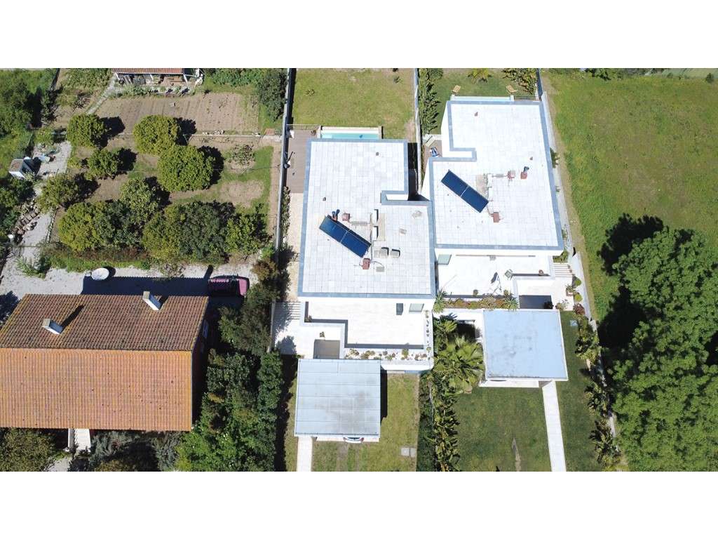 Moradia T4+1 moderna à venda em Picheleiros, Azeitão-43