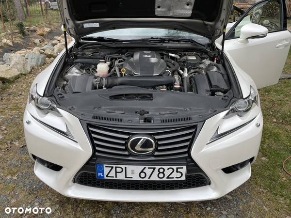 Lexus IS 200t Elite - 8