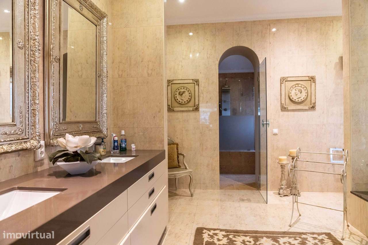 Luxuosa Moradia com 4 quartos localizada em Rosto do Cão - São Roque - Grande imagem: 4/57