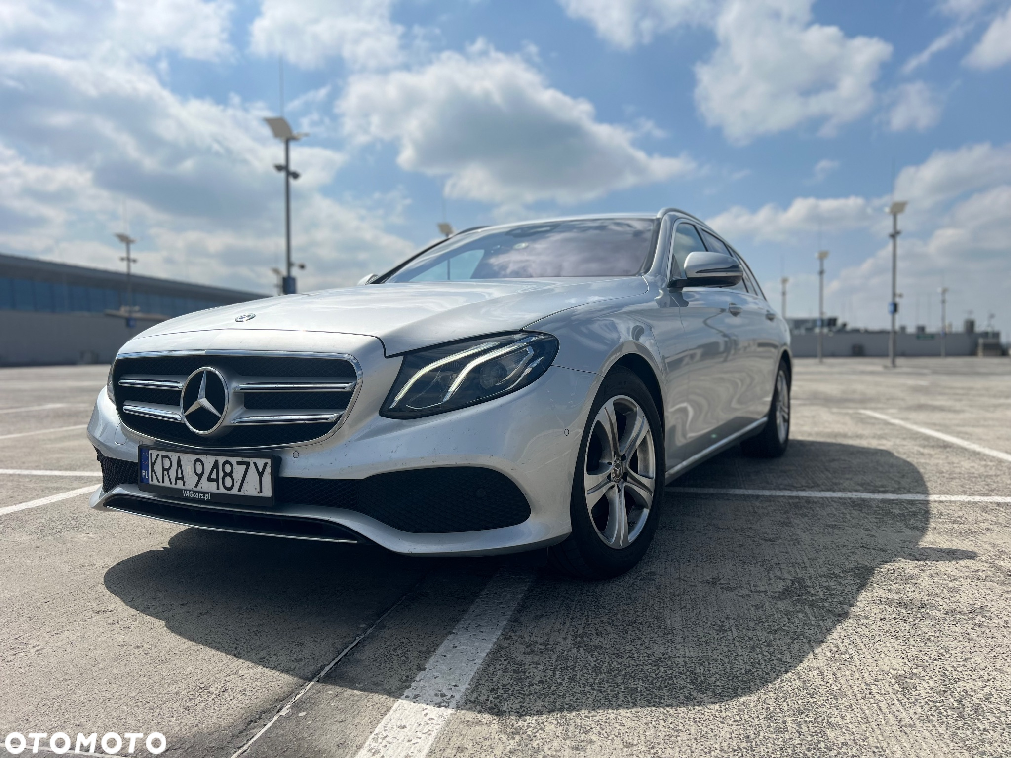 Mercedes-Benz Klasa E 220 d T 9G-TRONIC - 6